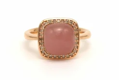Bague contemporaine en or rose 18 carats sertie de diamants et d'un quartz rose