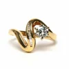 Bague contemporaine en or jaune 18 carats sertie de diamants