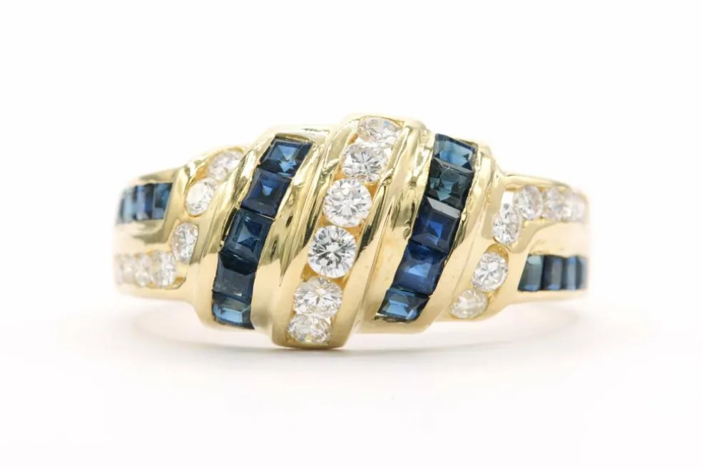 Bague contemporaine en or jaune sertie de saphirs et de diamants