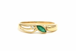 Bague contemporaine en or jaune 18 carats sertie d'une émeraude et d'un diamant