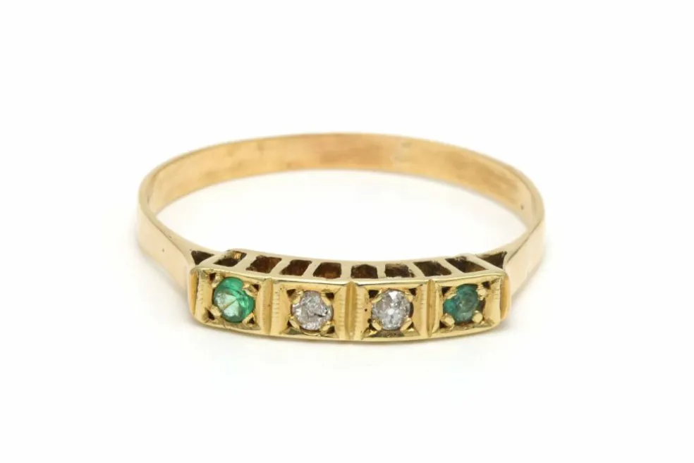Bague contemporaine en or jaune 18 carats sertie d'émeraudes et de diamants