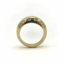 Bague contemporaine en or 18 carats avec diamants en forme de dôme