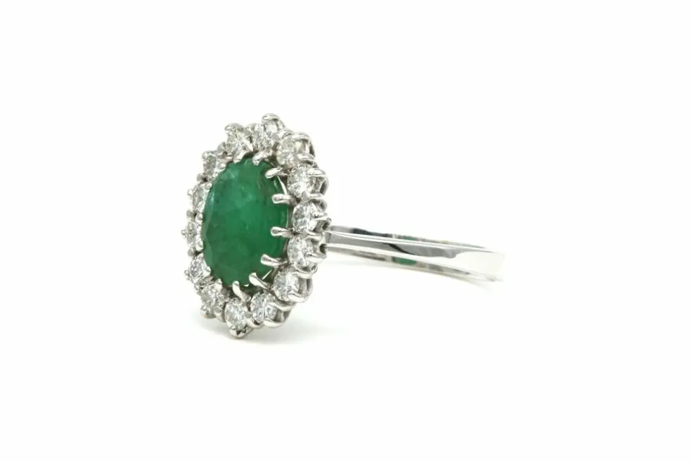 Bague contemporaine en or blanc 18 carats sertie d'une émeraude et de diamants