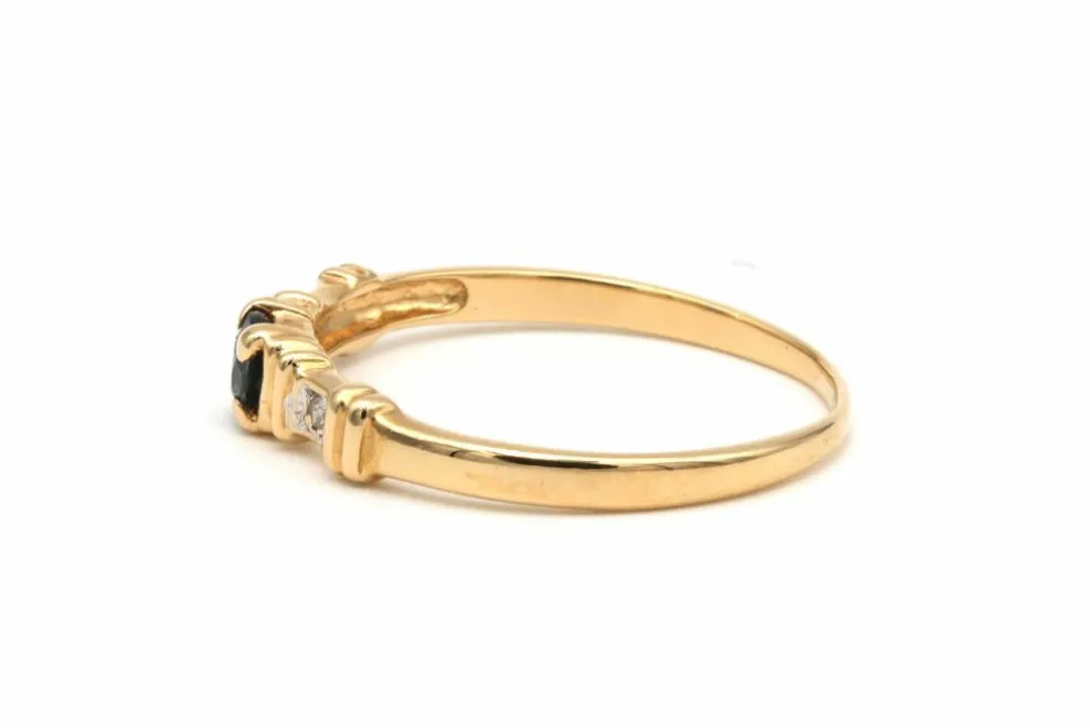 Bague contemporaine en or jaune, saphir et diamants