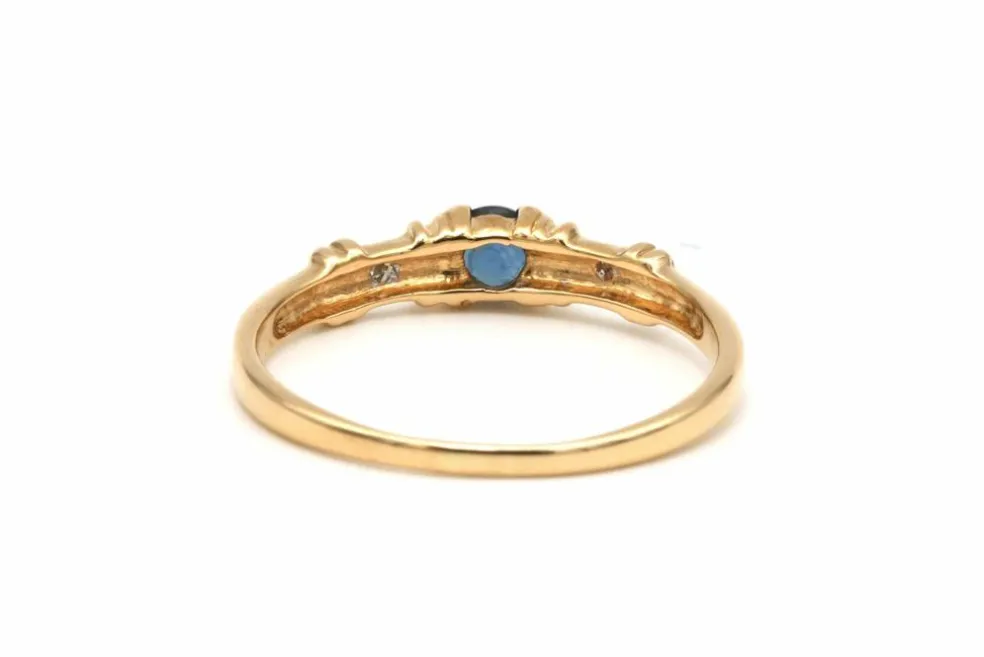 Bague contemporaine en or jaune, saphir et diamants