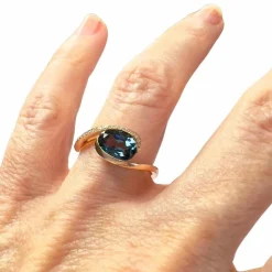 Bague contemporaine en or (jaune/blanc/rouge) avec diamants et topaze - 3 pièces