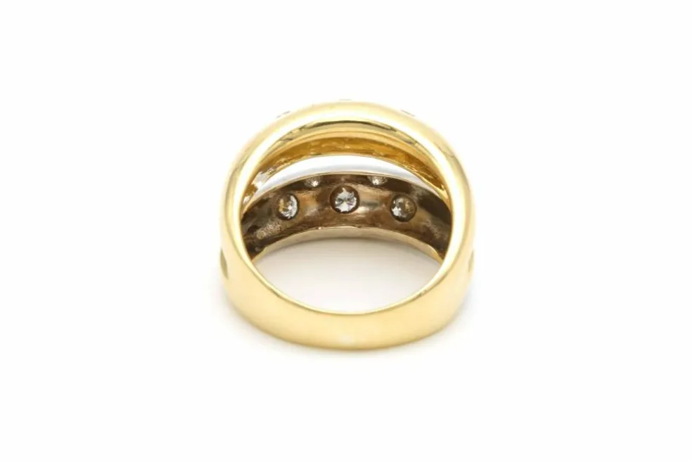 Bague contemporaine en or jaune et blanc 18 carats sertie de diamants