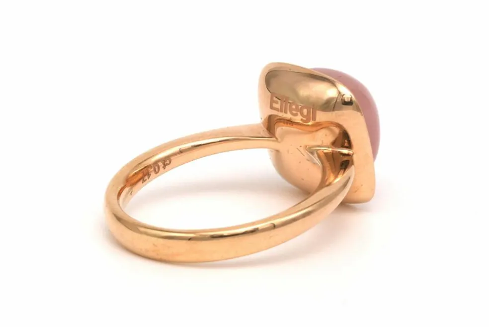 Bague contemporaine en or rose 18 carats sertie de diamants et d'un quartz rose