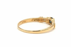 Bague contemporaine en or jaune, saphir et diamants