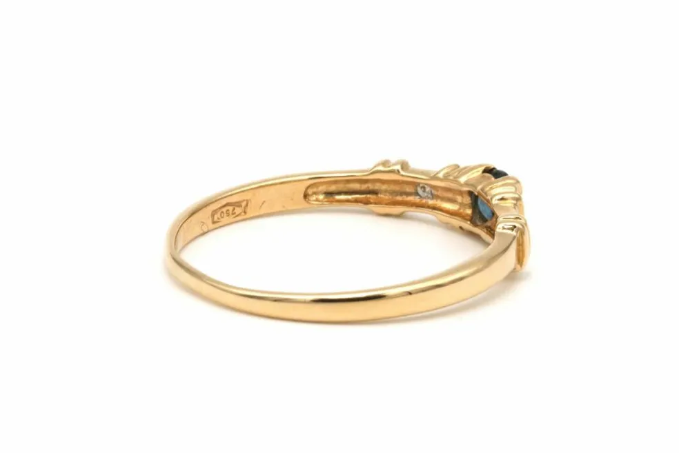 Bague contemporaine en or jaune, saphir et diamants