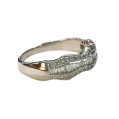 Bague contemporaine en or du 20ème siècle avec diamants