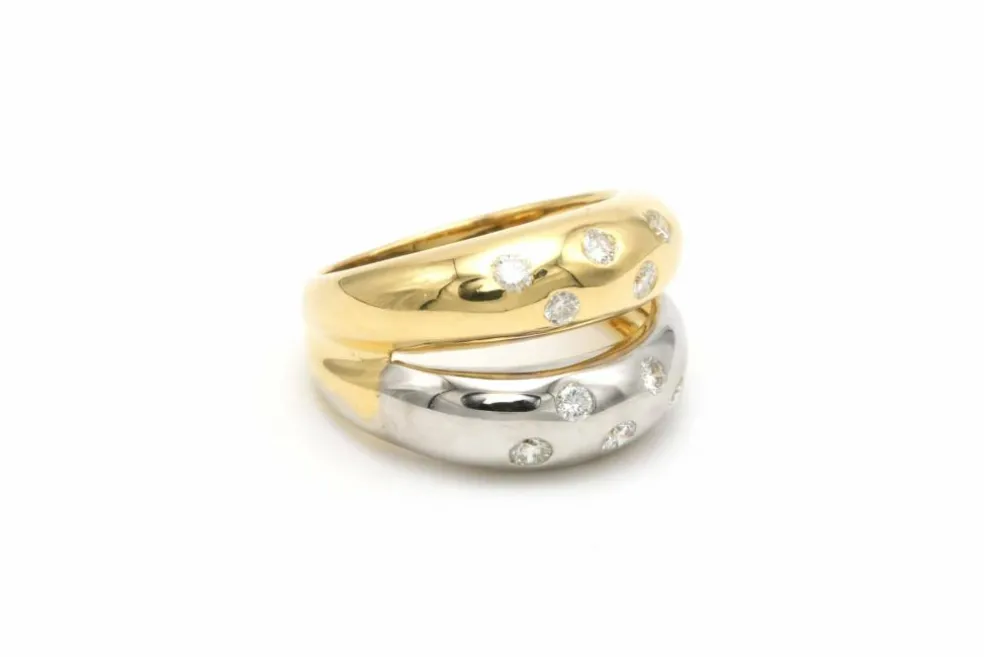 Bague contemporaine en or jaune et blanc 18 carats sertie de diamants