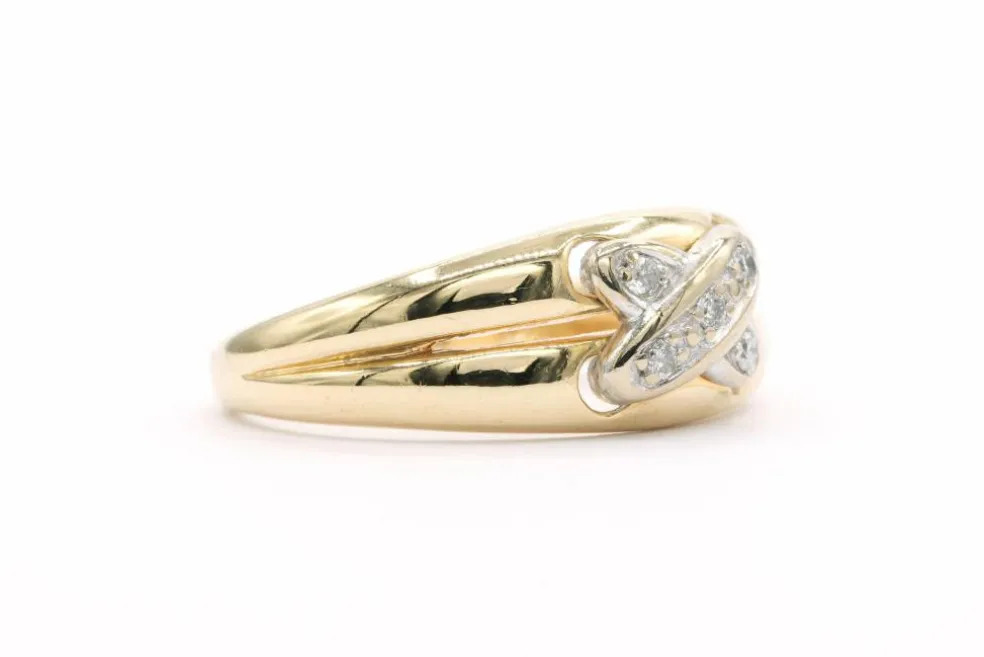 Bague contemporaine en or jaune et blanc sertie de diamants