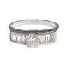Bague contemporaine moderne en or avec diamants