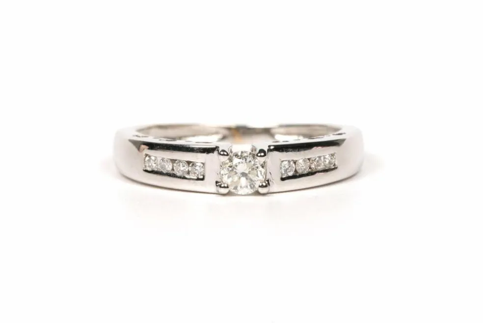 Bague contemporaine or blanc diamants