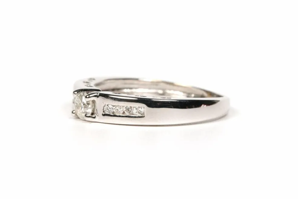 Bague contemporaine or blanc diamants