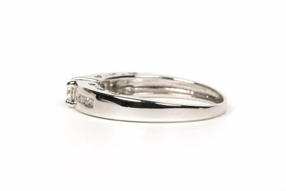Bague contemporaine or blanc diamants