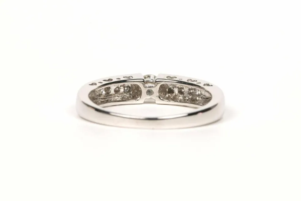 Bague contemporaine or blanc diamants