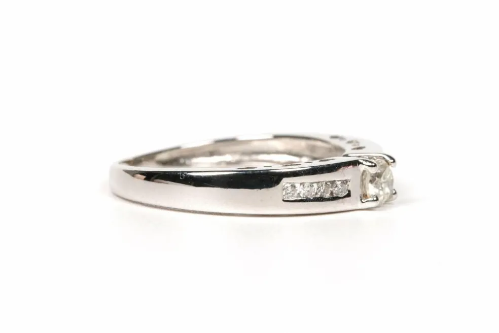 Bague contemporaine or blanc diamants