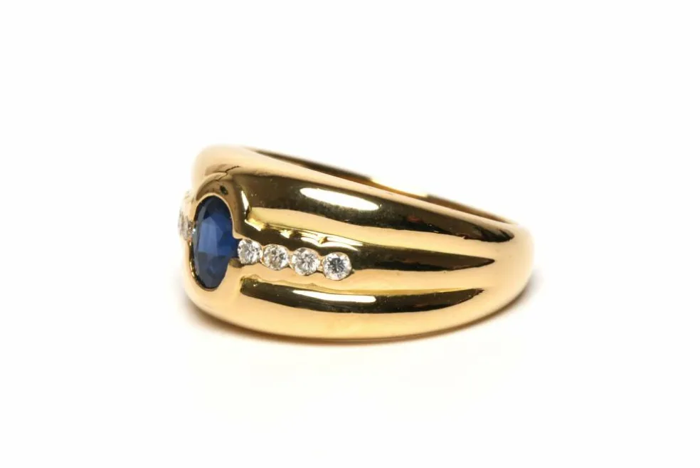 Bague contemporaine or jaune, saphir et diamants