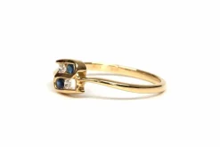 Bague contemporaine or jaune, saphirs, diamants
