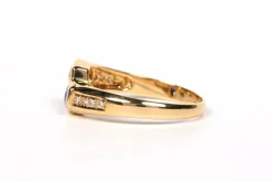 Bague contemporaine or jaune, saphirs bleu et jaune, diamants
