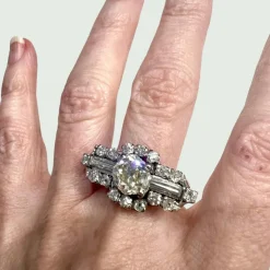 BAGUE CONTEMPORAINE PLATINE ET DIAMANTS
