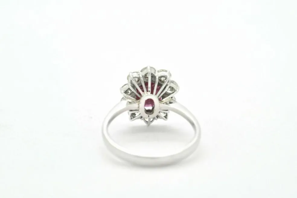 Bague contour avec rubis du Mozambique