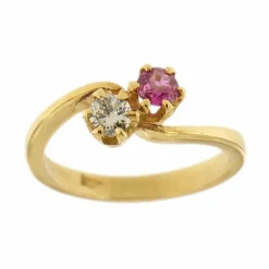 Bague contraire avec rubis et diamant