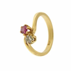 Bague contraire avec rubis et diamant