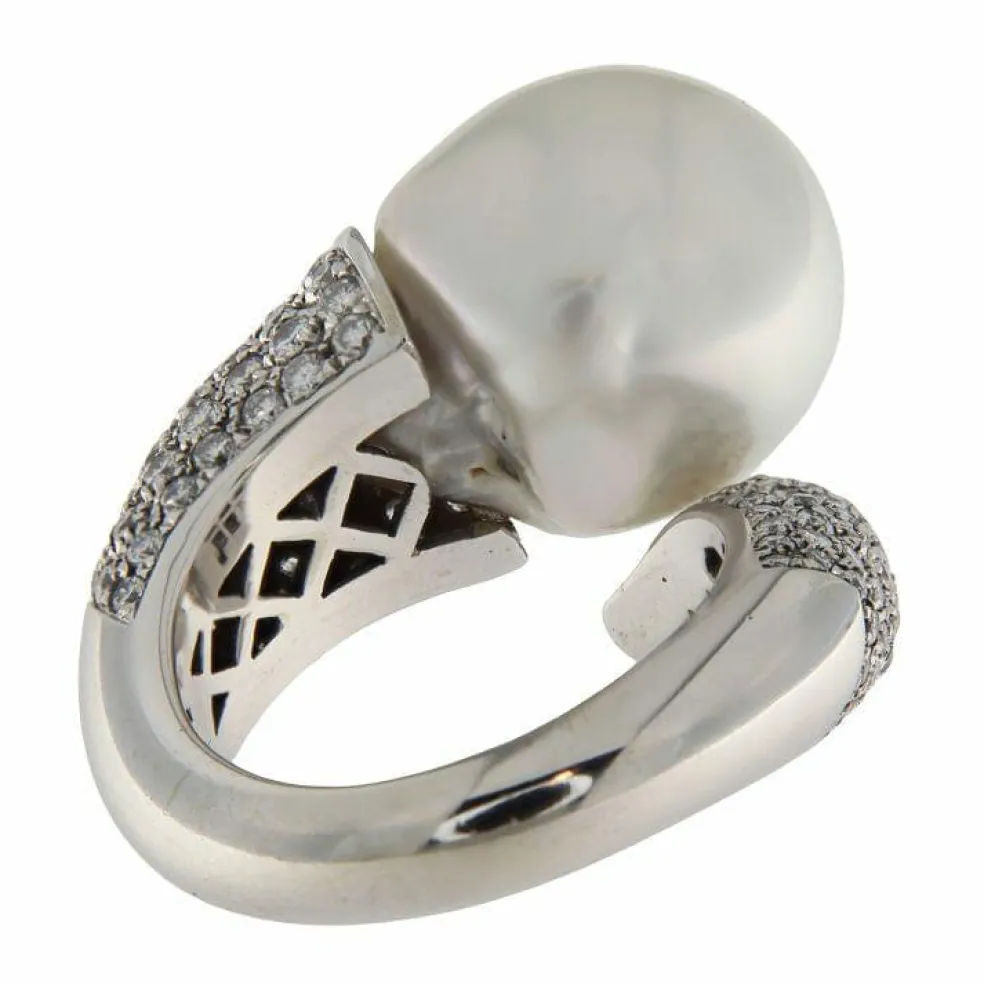 Bague contrarié en or blanc avec perle et diamants de 1,51 ct
