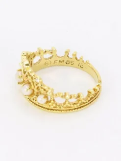 Bague couronne or jaune diamants perles