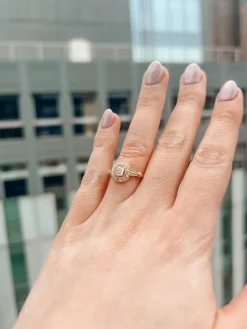 Bague coussin ancienne en diamant