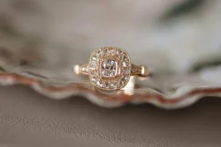 Bague coussin ancienne en diamant