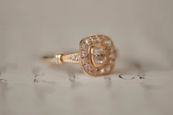 Bague coussin ancienne en diamant