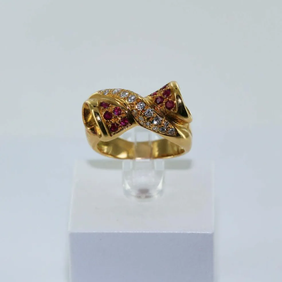 Bague croisée noeud diamants et rubis