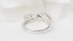 Bague croisée or blanc diamants