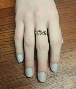 Bague d'amour en or jaune et saphir