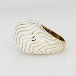 Bague David Webb Vintage Bombe Dome en émail blanc