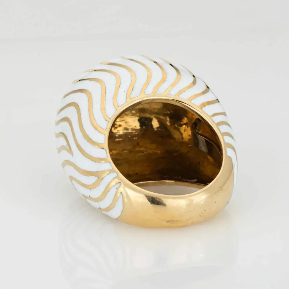 Bague David Webb Vintage Bombe Dome en émail blanc