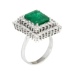 Bague de cocktail carrée en or blanc 18 carats avec diamants et émeraude