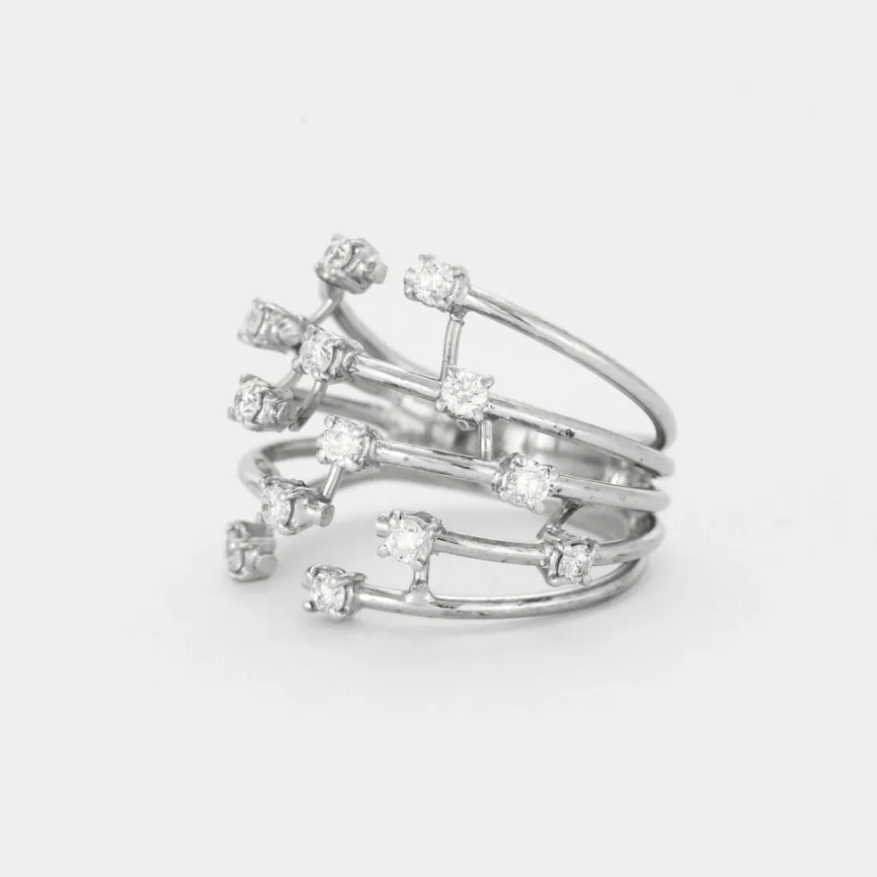 Bague de cocktail en or gris et diamants