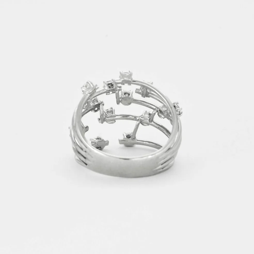 Bague de cocktail en or gris et diamants
