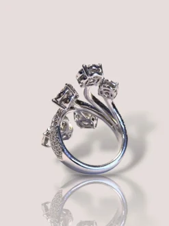 Bague de déclaration en or blanc 18 carats avec diamants