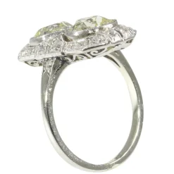Bague de fiançailles Art Déco avec diamants