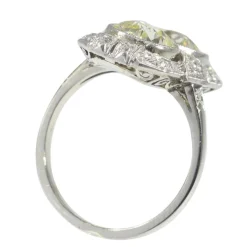 Bague de fiançailles Art Déco avec diamants