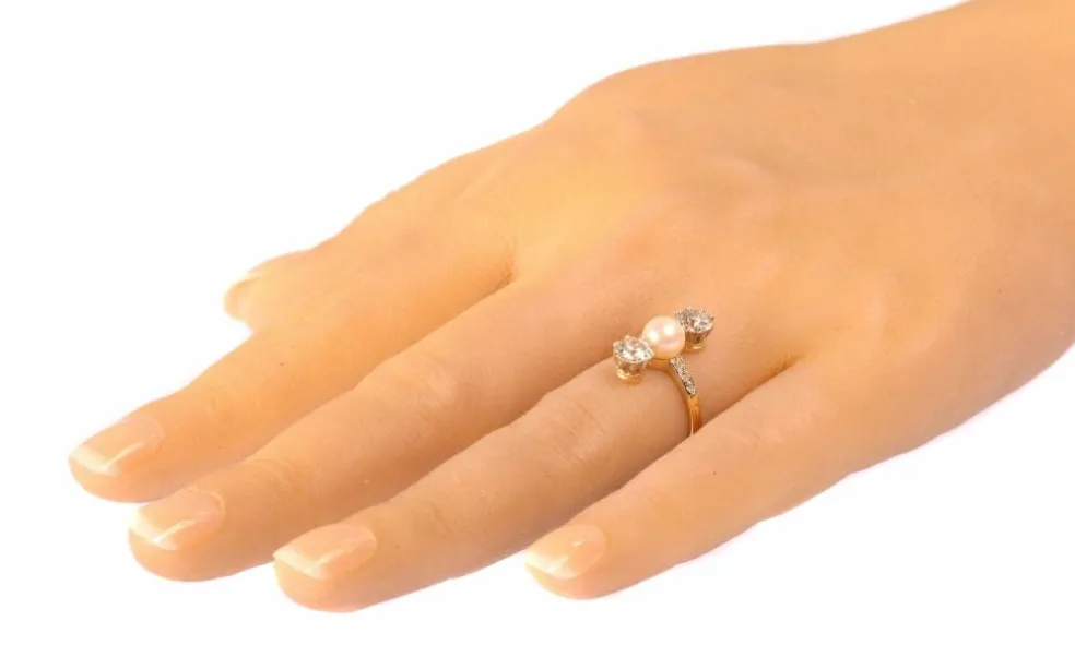 Bague de fiançailles diamant et perle