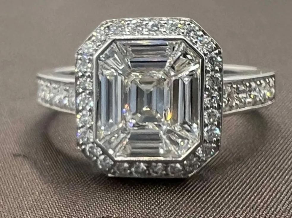 Bague de Fiançailles Diamants Calibrés et Pavage de Diamants