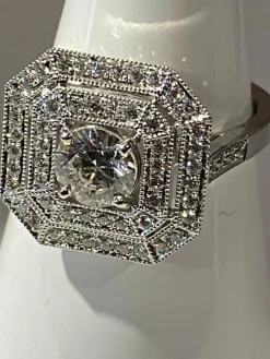 Bague de fiançailles, diamant