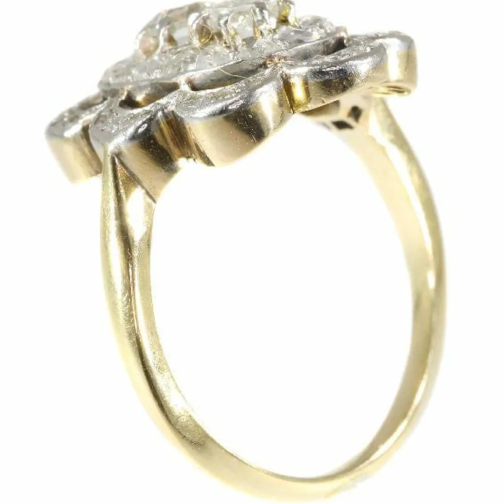 Bague de fiançailles en diamant